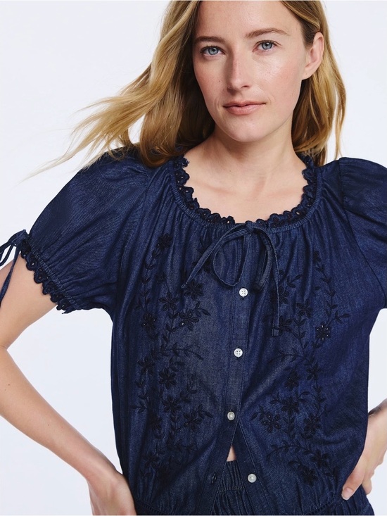 Free Assembly Tops - New FREE ASSEMBLY Embroidered Cropped Cotton Top with Short Sleeves NWT